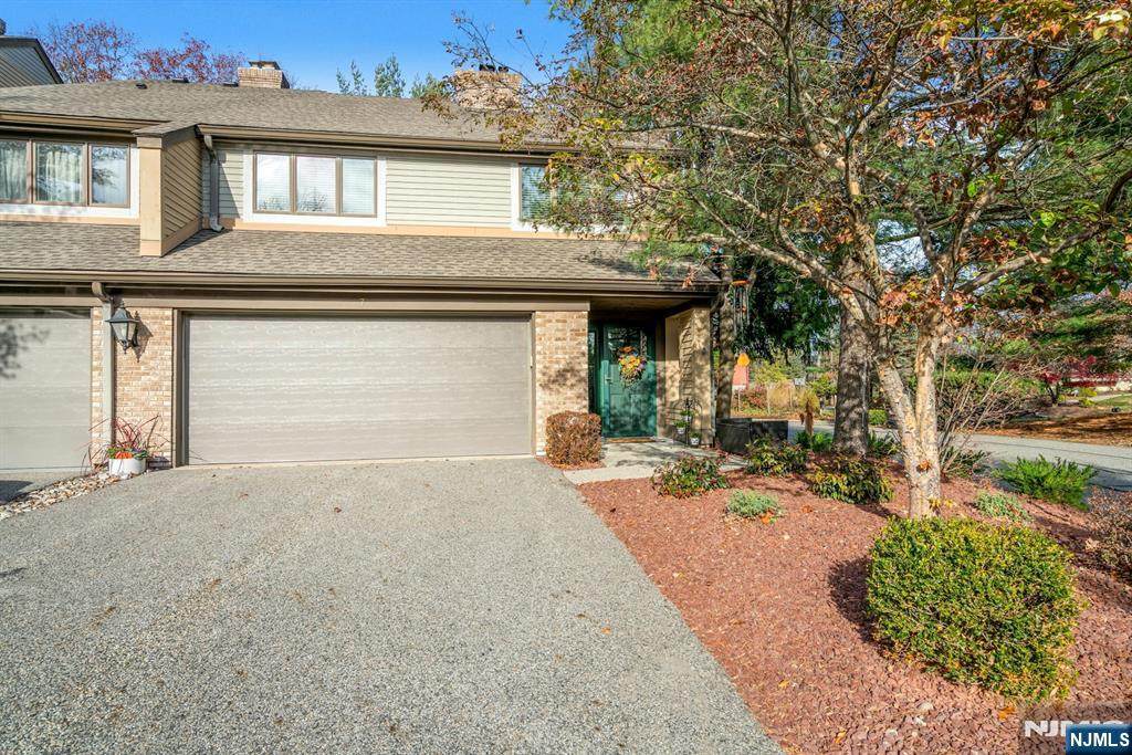 7 Sandburg Court - Photo 1