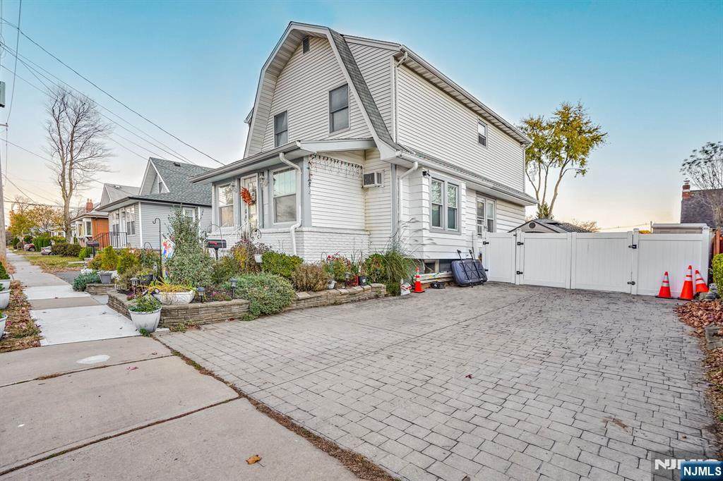 3-04 Bergen Avenue - Photo 1