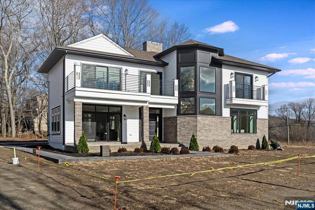 424 Lake Shore Drive - Photo 1