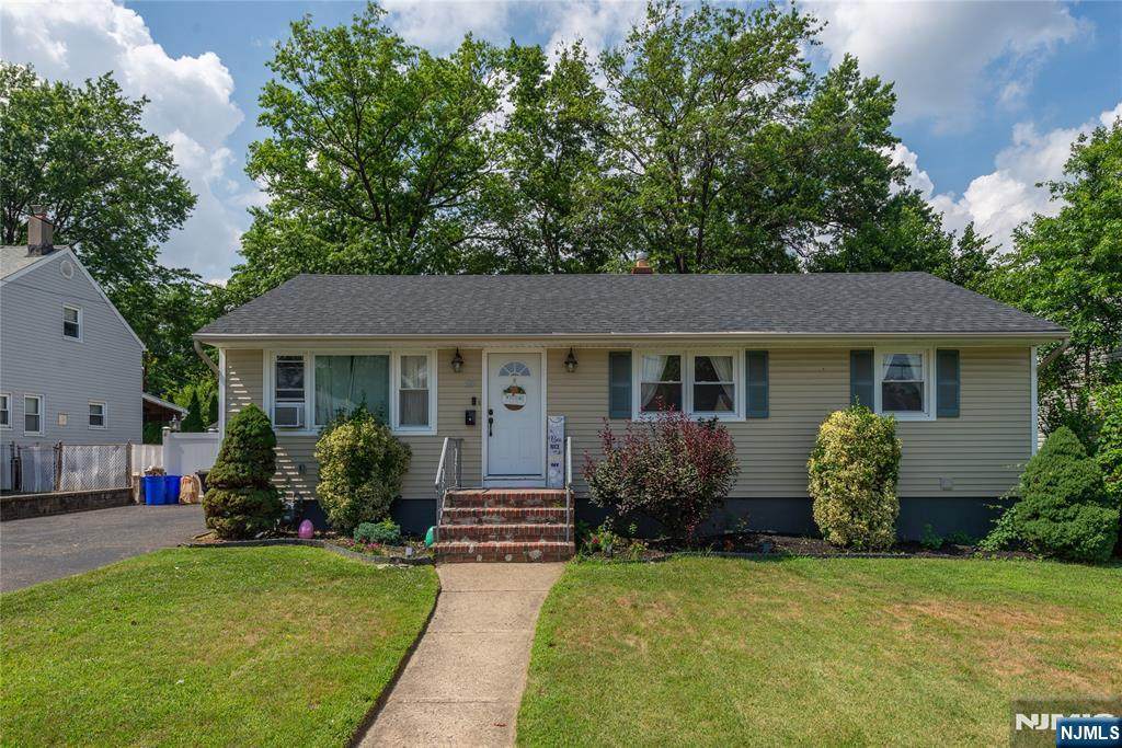 527 Lyster Avenue - Photo 1