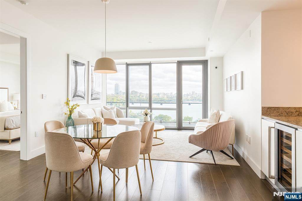 320 Adolphus Avenue - Photo 1