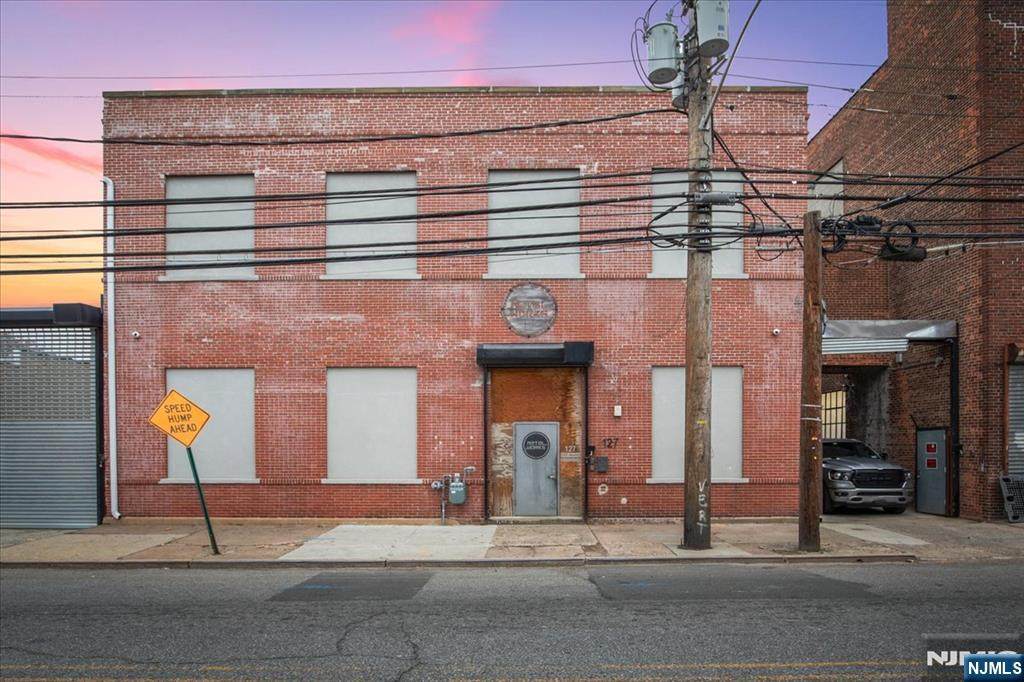 127 Coit Street - Photo 1