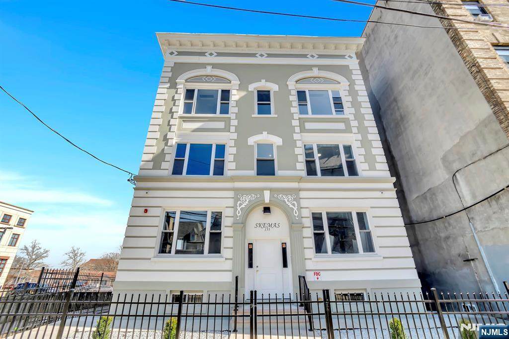 155-157 Clifton - Photo 1