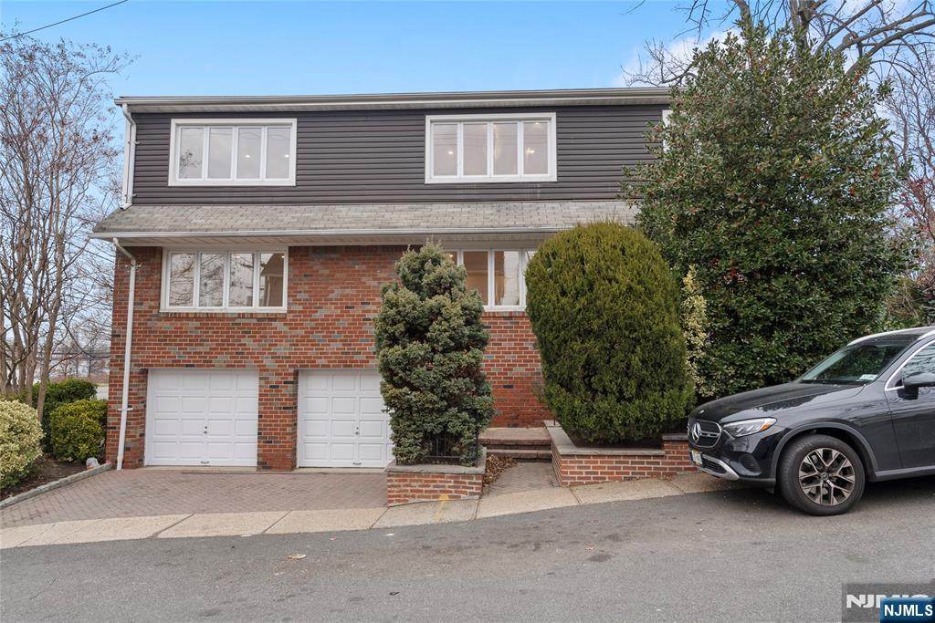 761 Hurley Place - Photo 1