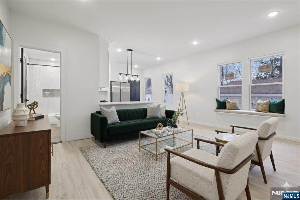 542 25th - Photo 1