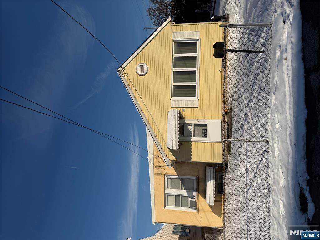 54 Bergen Street - Photo 1