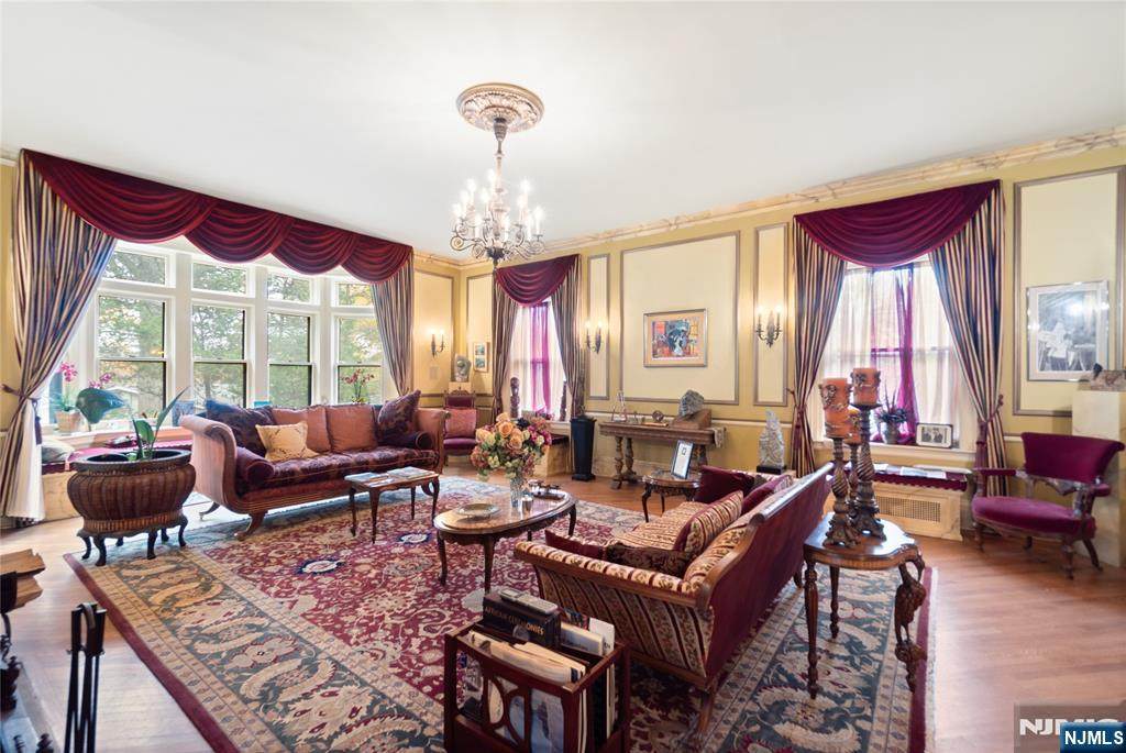 90 Gregory Avenue - Photo 1