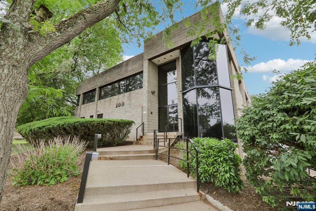 100 Union Avenue - Photo 1