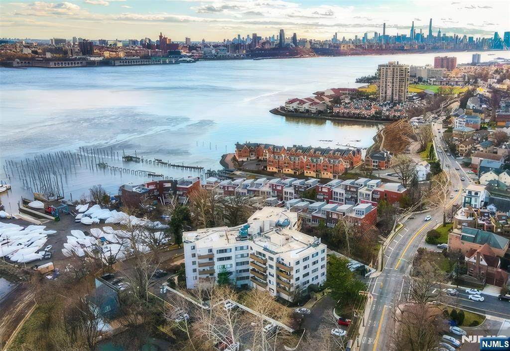 1375 River Road - Photo 1