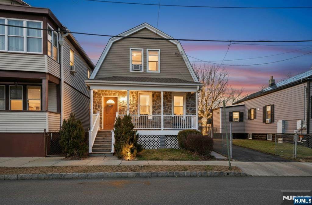 11 Meade Street - Photo 1