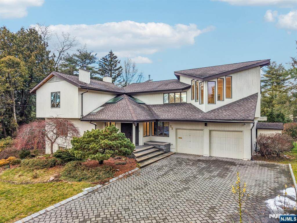 22 Laurence - Photo 1