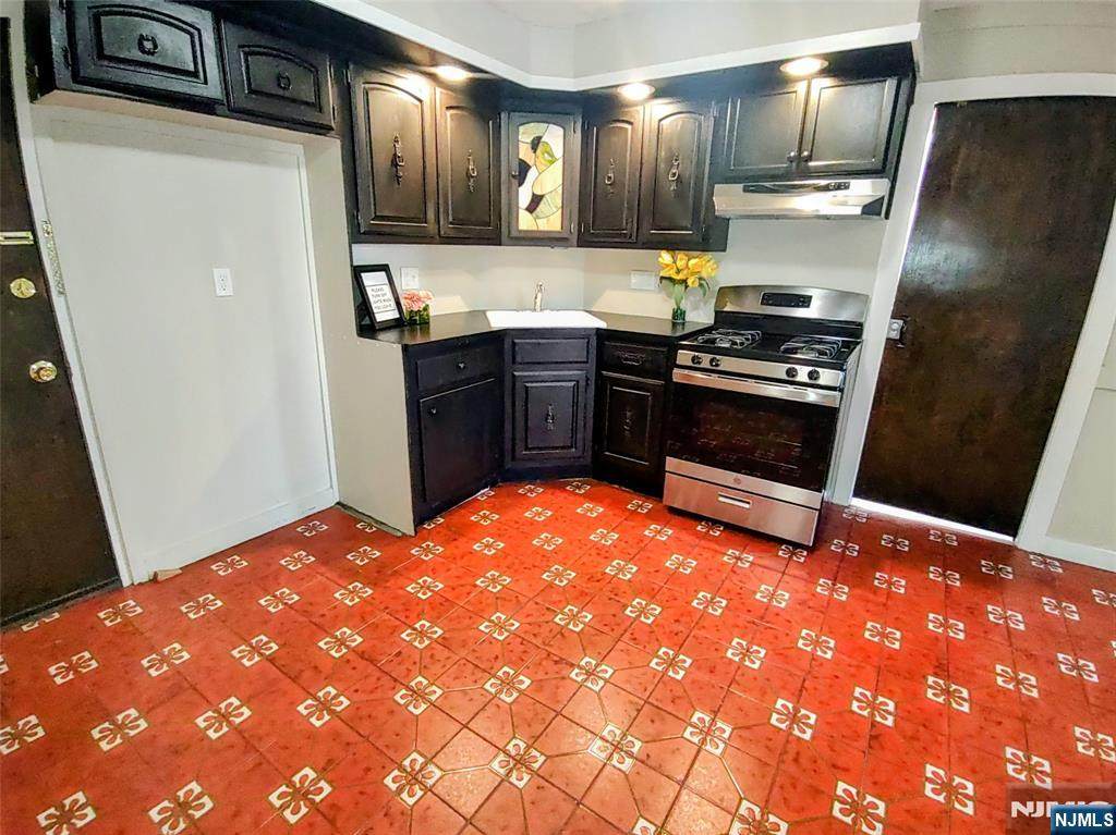 230 Harrison - Photo 1