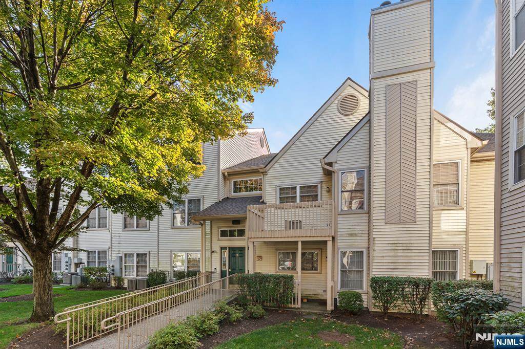 11 Evergreen Drive - Photo 1