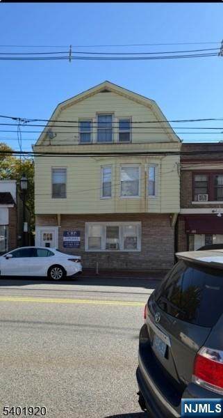 427-429 Main Street - Photo 1