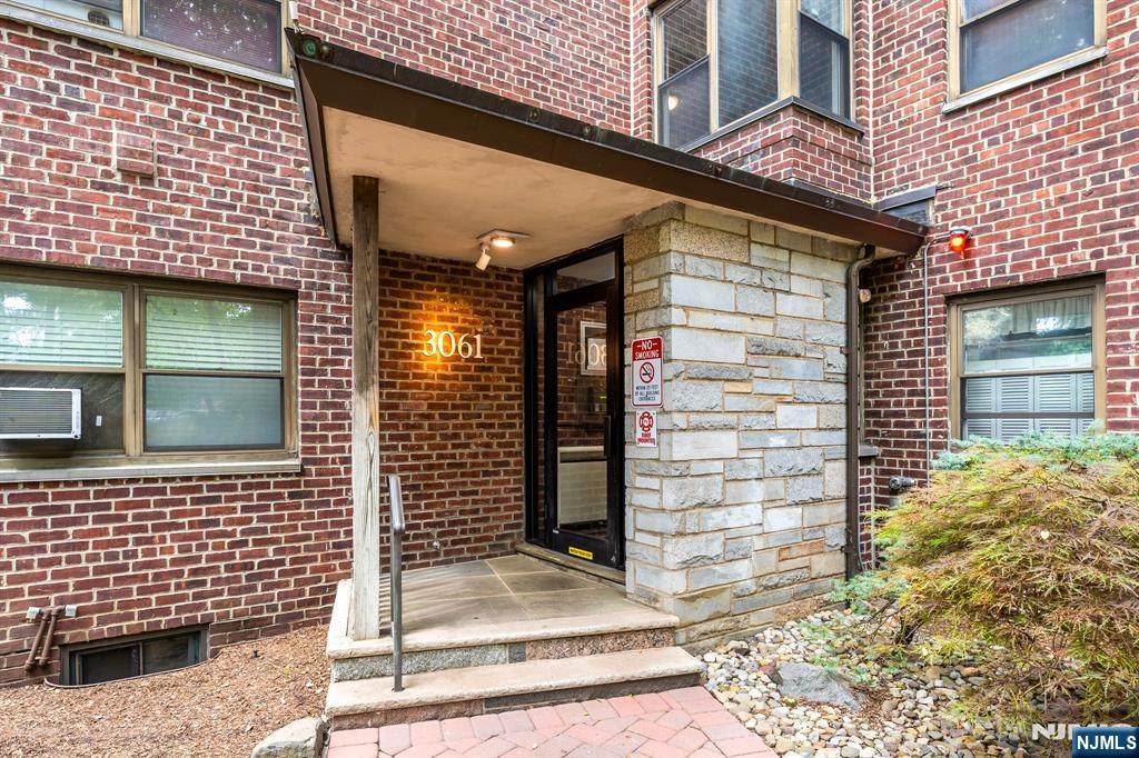 3061 Edwin - Photo 1