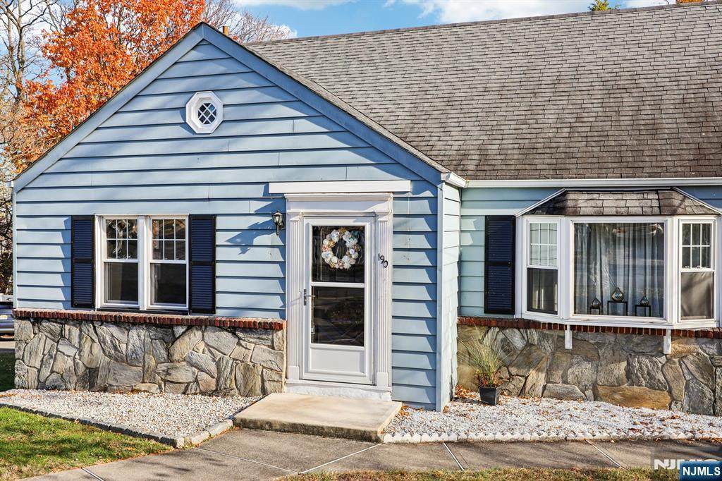 190 Bell Street - Photo 1