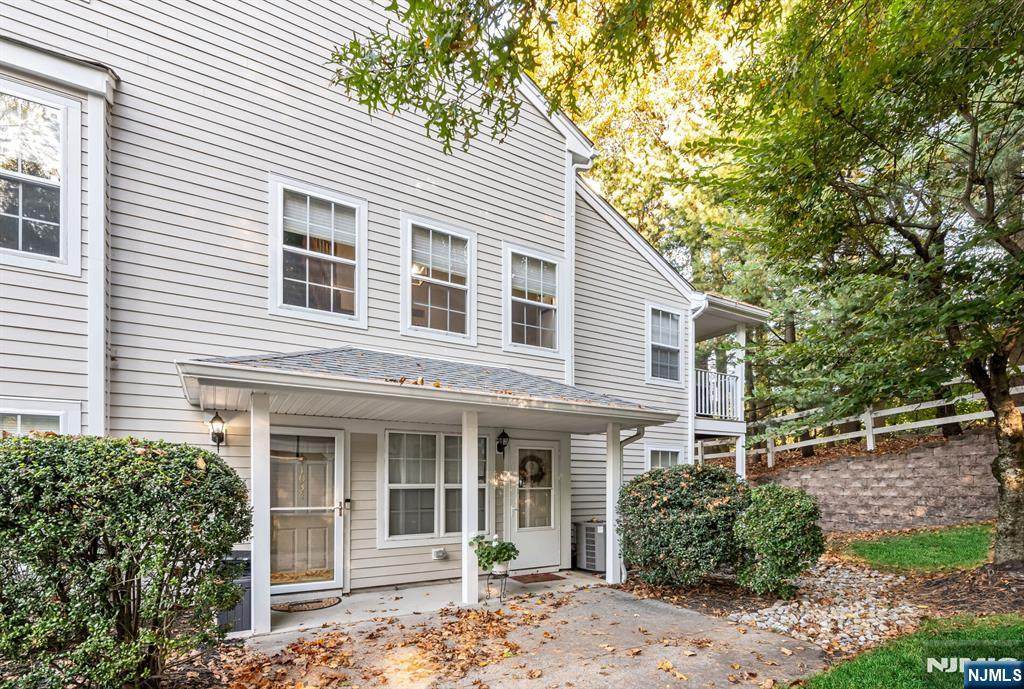 1034 Castle Road - Photo 1