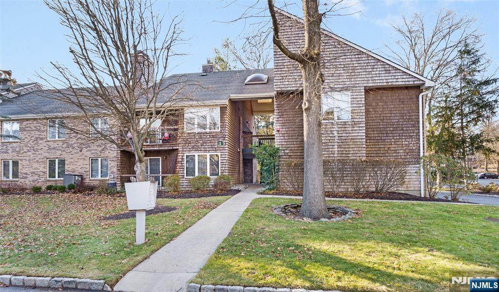 5 Tulip Crescent - Photo 1