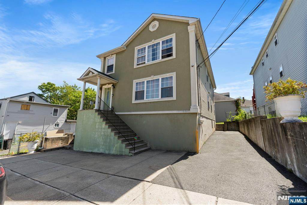 40-42 9th Street - Photo 1