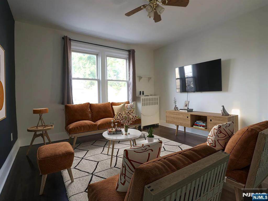 426 Columbia - Photo 1