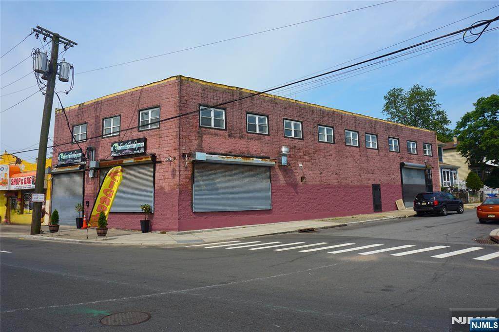 699-701 Frelinghuysen Avenue - Photo 1