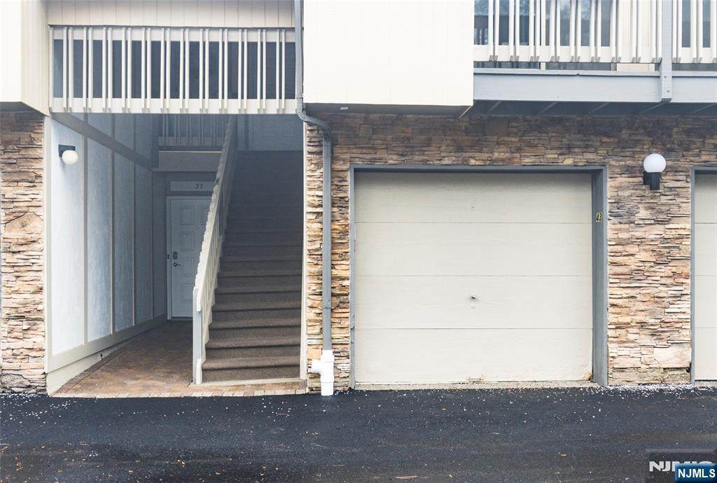 43 Colton Circle - Photo 1