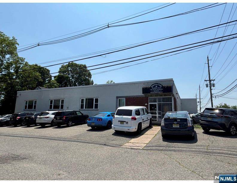 41 Woodbine Street - Photo 1