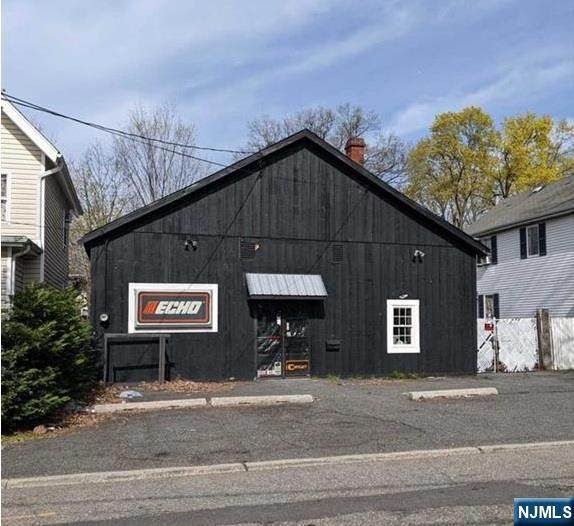 44 Railroad Avenue - Photo 1