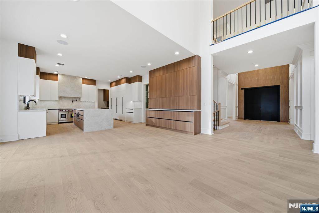 278 Columbia Terrace - Photo 1