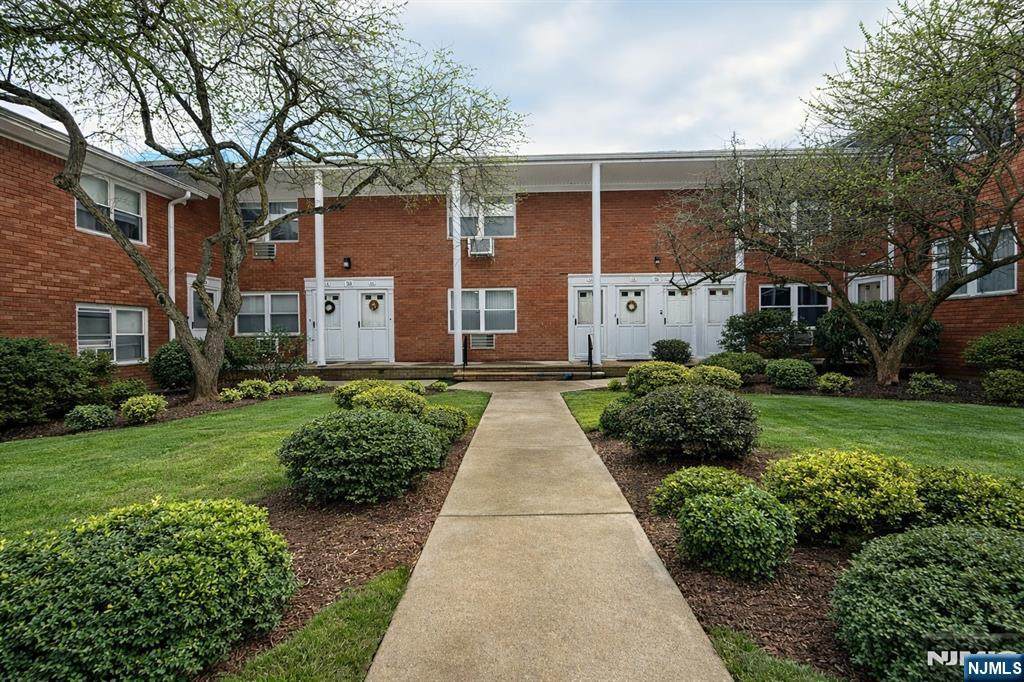 55 Knox Terrace - Photo 1