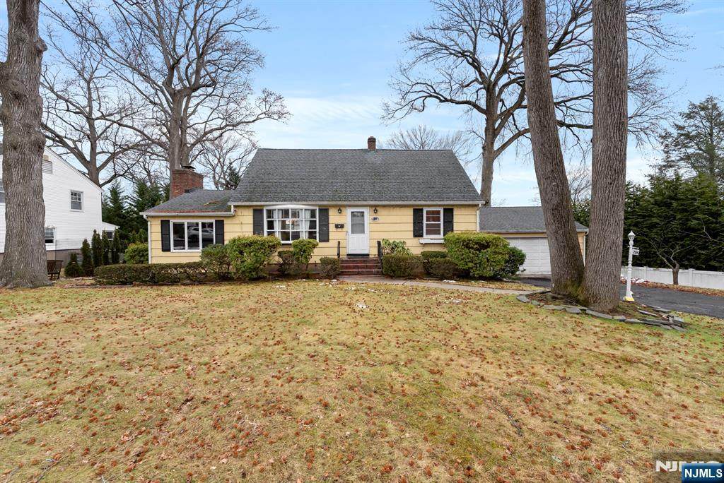 206 10th Street - Photo 1