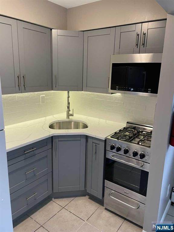 17 68th Street - Photo 1