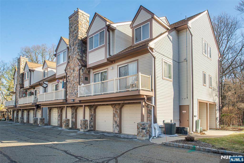 119 Woods Edge Drive - Photo 1