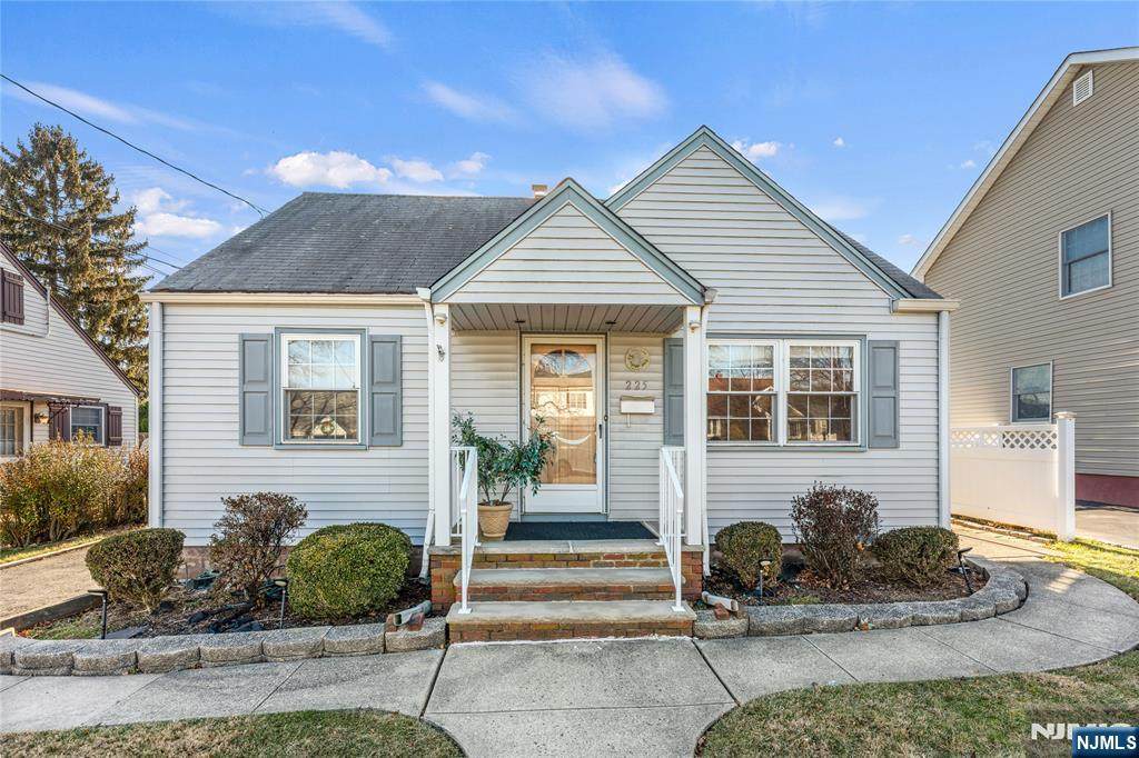 225 Edison Street - Photo 1