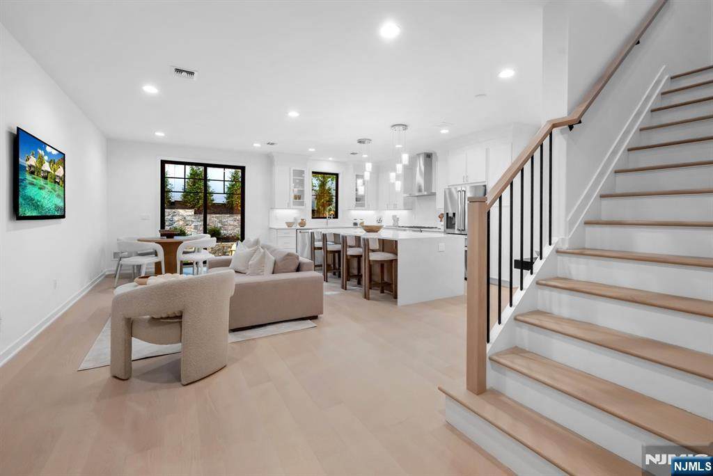 19 Fey Place - Photo 1