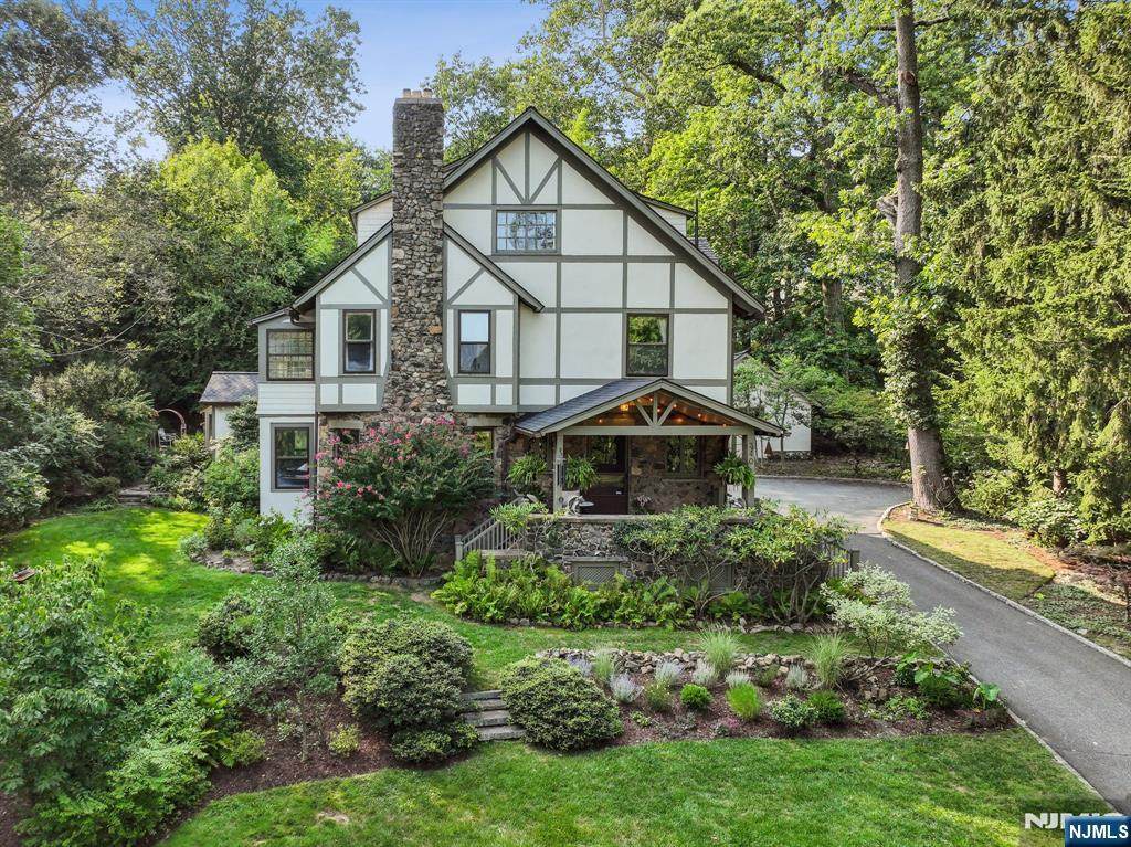 340 Highland Avenue - Photo 1