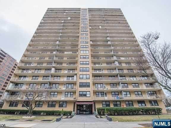 285 Aycrigg Avenue - Photo 1