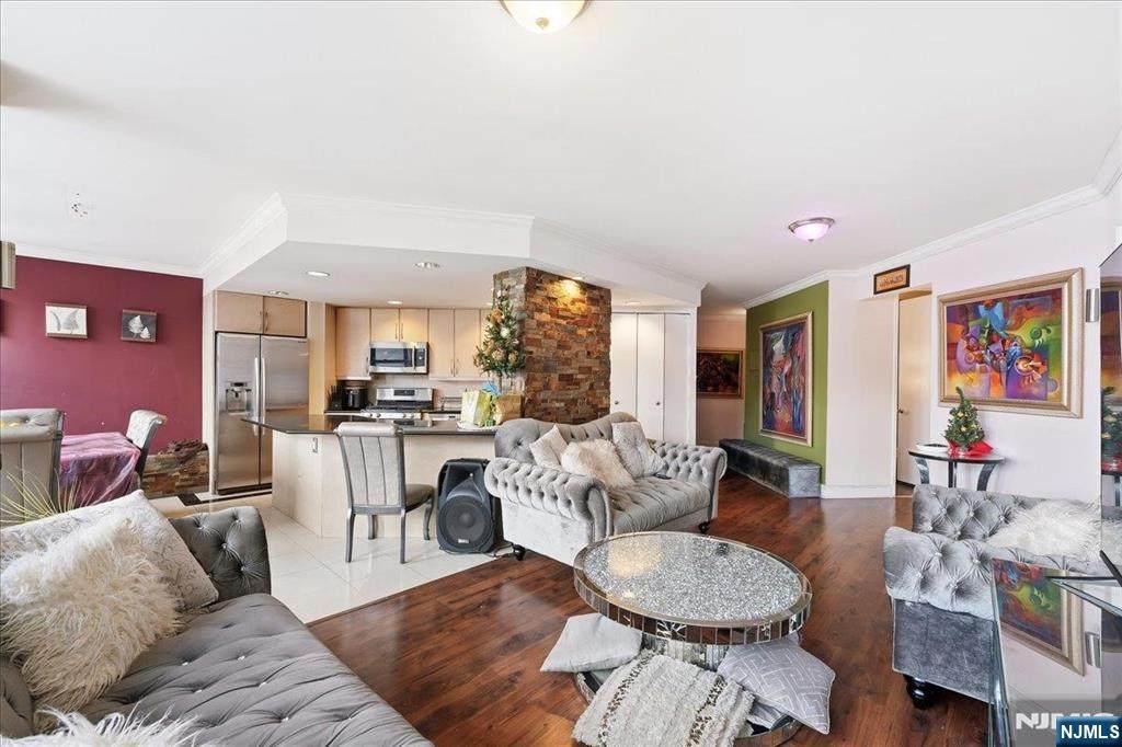 7004 Boulevard East - Photo 1