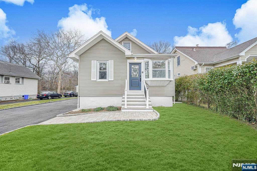 16 Grey Rock Avenue - Photo 1