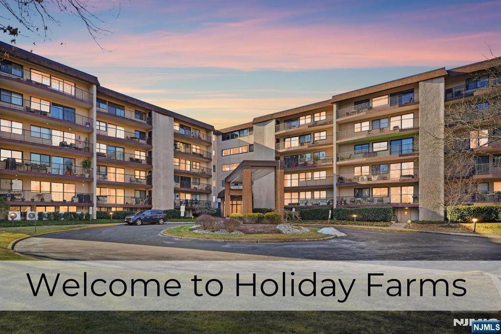 521 Piermont - Photo 1