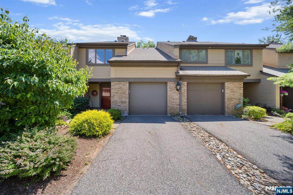 12 Sandburg Court - Photo 1