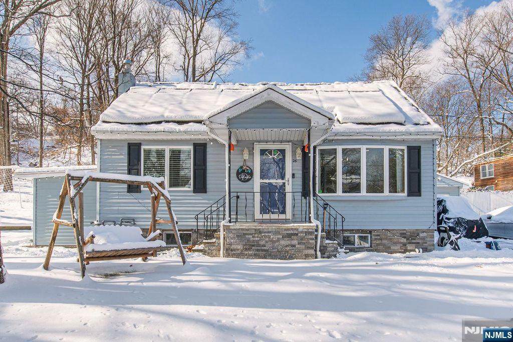 26 Hickory Avenue - Photo 1