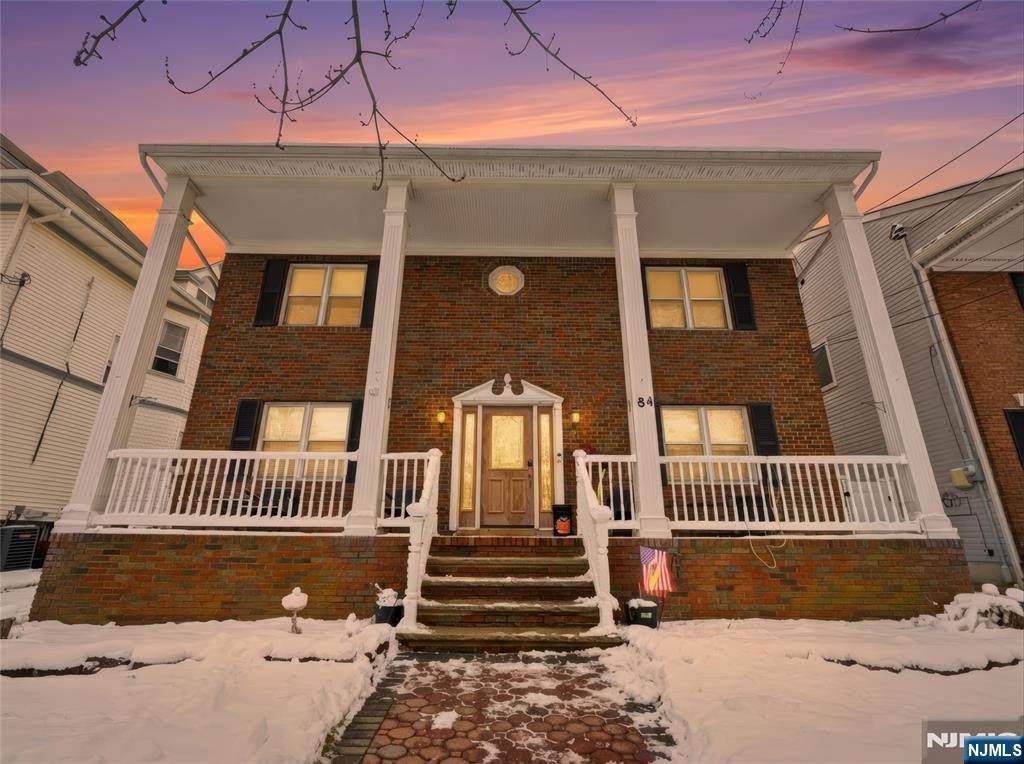 82 Pleasant Place - Photo 1