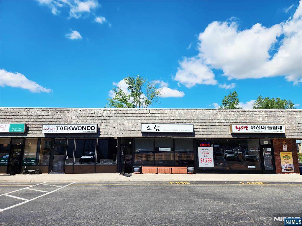 321 Broad Avenue - Photo 1