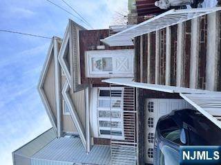 271 Danforth Avenue - Photo 1
