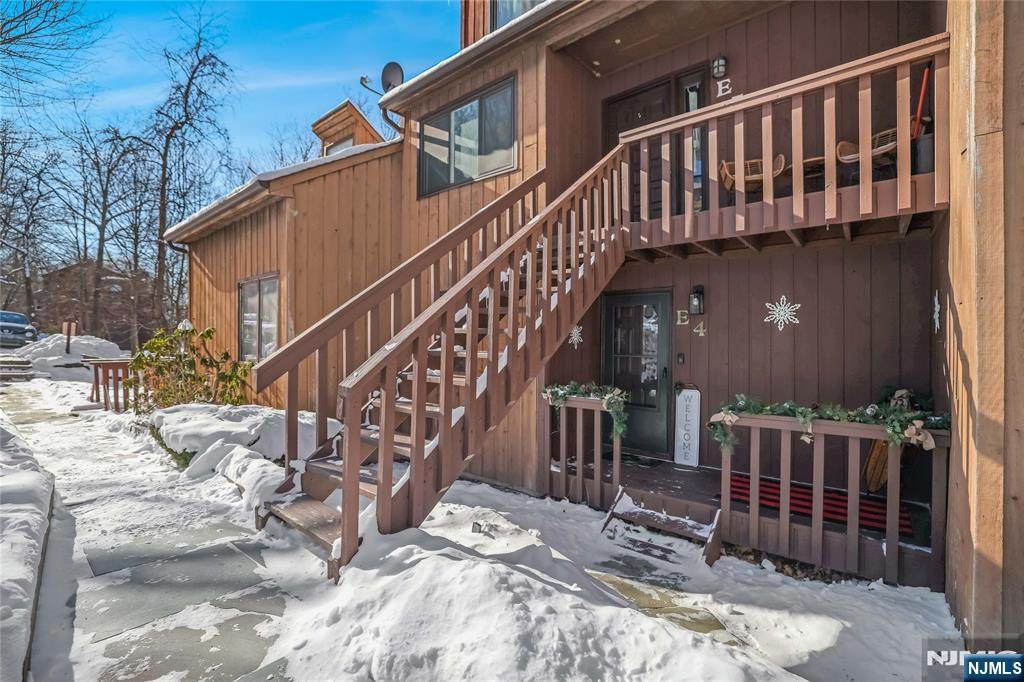 13 Village Way - Photo 1