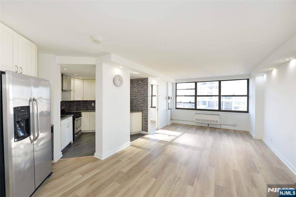 7002 Boulevard East - Photo 1