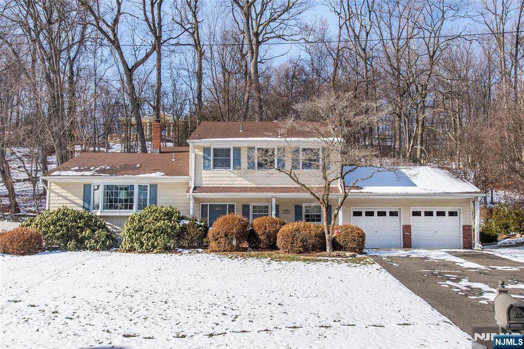 686 Kennedy Drive - Photo 1