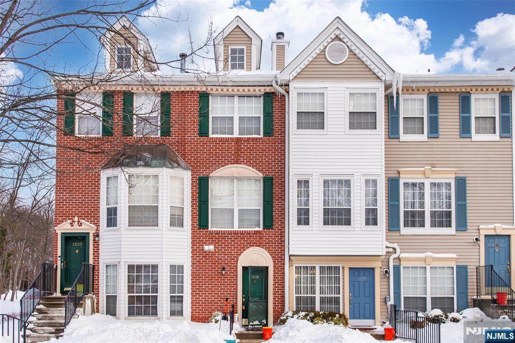 1206 Sycamore Lane - Photo 1