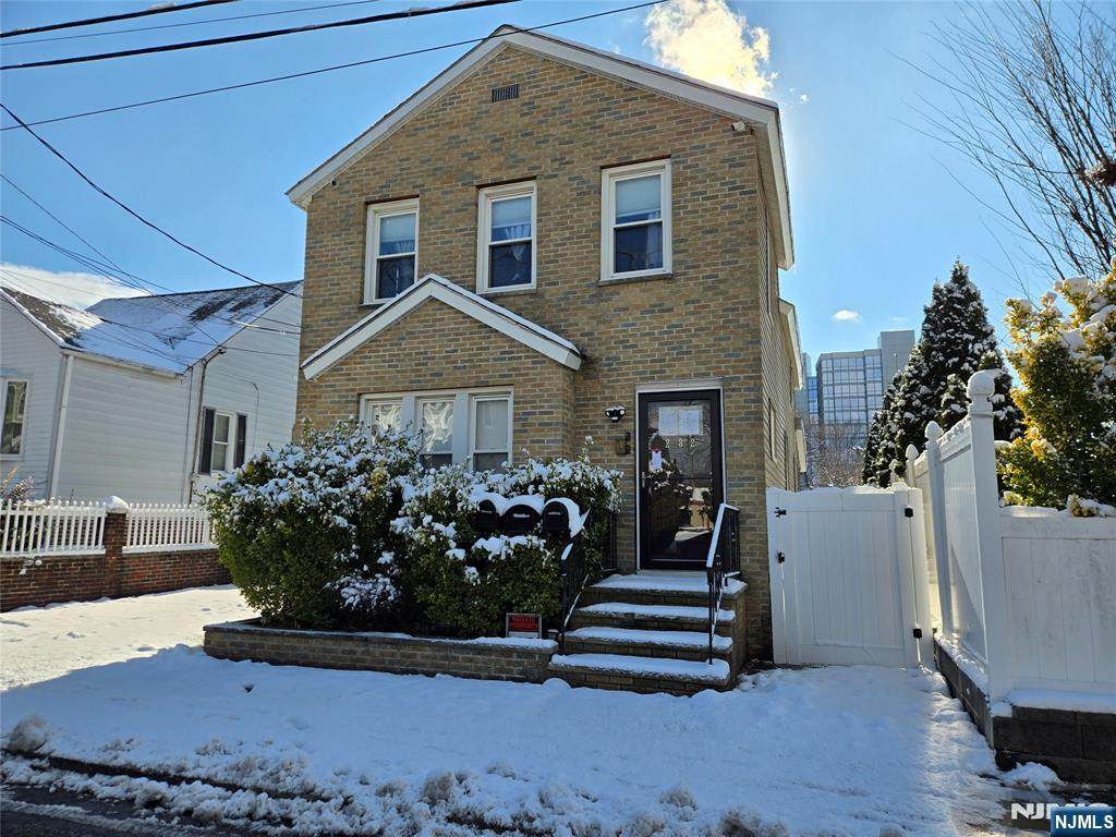 282 Harding - Photo 1